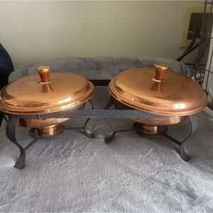Pair of pots and double lighter. 20th century. Made of copper and gilded metal.